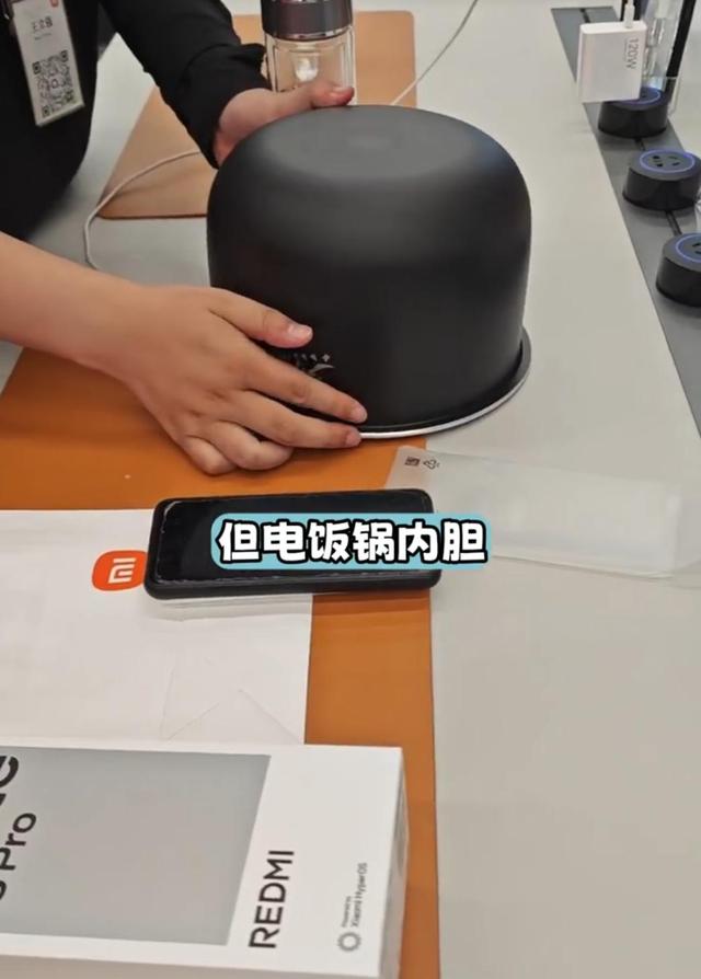 小米OPPO又有骚操作：用饭锅盖着换机更快？我们实测了一番