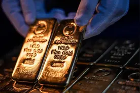 大跳水！金价自高点回落逾一百美元，金饰克价3天跌了18元图片