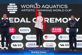 总决赛夺金 北京小将郭牧也赢得2025赛季花游世界杯总冠军图片