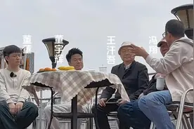 历史学者与董宇辉畅谈武汉三镇发展史，音乐人唱武汉民谣引人共情图片