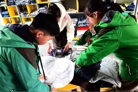 潮声丨衣“旧”有用，你的校服我来穿图片