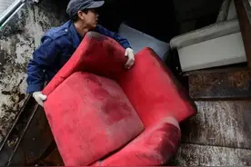扔旧的家具家电比买新的还难，扔个东西要花几百元？图片