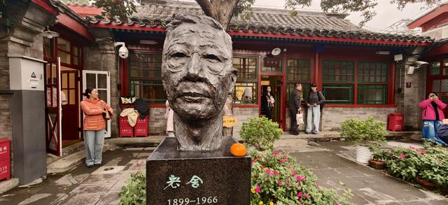 满树红彤彤，“丹柿小院”的柿子熟了