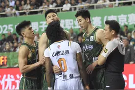 半场低迷半场热血，“不够聪明”的南京同曦赛季首尝主场输球滋味图片