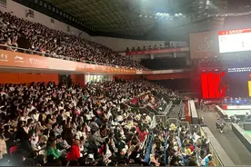 追光｜小小乒乓球 转动成都的别样“黄金周”图片