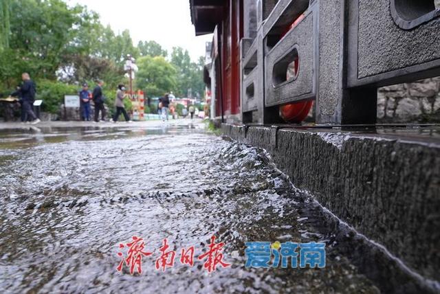 一年四季 泉在济南丨五龙潭景区再现一处 “清泉石上流” 景观