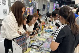 明星小卡，“收割”未成年人图片