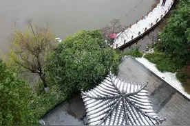 组图︱漫天飞雪俏北湖图片