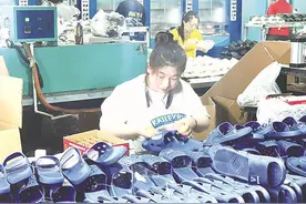 定州：“拖鞋之路”越走越宽图片