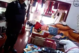 遭邻居踹门殴打，女子挥刀反击被认定正当防卫图片