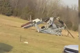 新年首摔：美海军陆战队一武装直升机坠毁 机组幸存图片