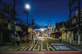 普吉岛，很少扮演它自己图片