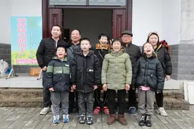 移民新村里幸福年图片