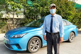 践行雷锋精神，广州“的哥”初心守护乘客图片