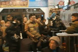 精心“包装”违禁品欲带上飞机，后果很严重图片