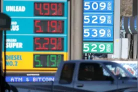 美国平均汽油价创近14年新高 每加仑突破4美元图片