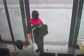 台媒：穿外卖员服装持枪抢银行，嫌疑人今天上午在南投落网图片
