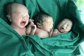 90后二孩妈妈自然受孕接近足月诞下三胞胎，爸爸说了3个字太真实图片