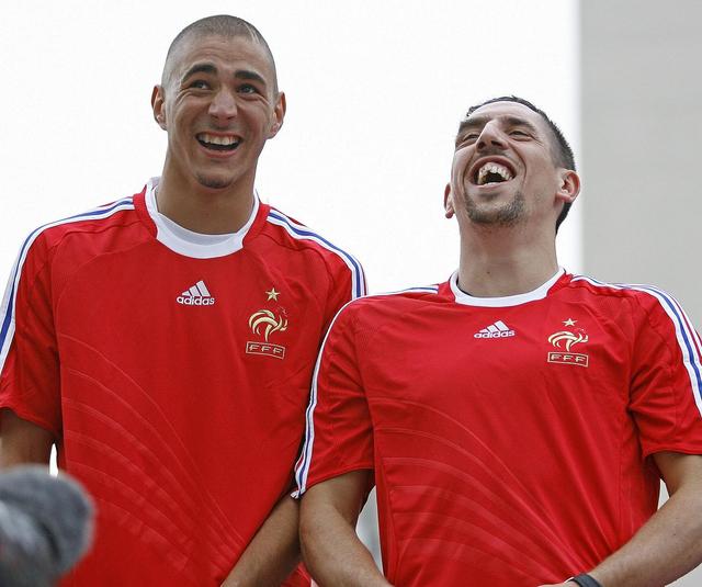 本泽马再救皇马成金球奖大热门 从雏妓门到勒索队友，他浪子回头的故事你可知？