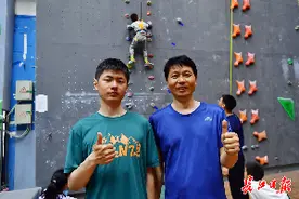 攀岩就像解数学题，珠峰勇士现场示范图片