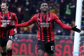 意媒：曼城想签莱奥且已联系其父亲，甚至愿为签莱奥牺牲格拉利什图片