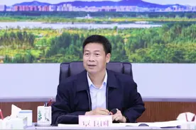 安徽淮北市市长覃卫国，拟任省辖市市委书记图片