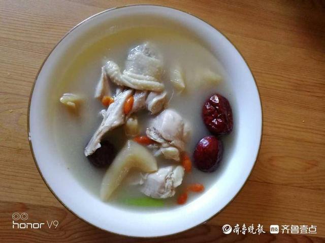 花胶炖汤好吃吗 2026年花胶炖汤好吃吗视频