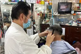 盛夏的告别｜张三和他“只剪不烫”的理发店，将和老弄堂说再见图片