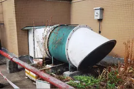 7岁小女孩在顶楼玩耍 疑似踩烂强排风口管道坠落身亡图片