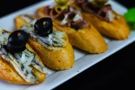 隔夜水 隔夜肉 隔夜饭菜 到底能不能吃呢图片