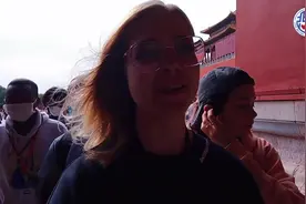 外国小姐姐逛故宫，是什么让她们直呼“太惊艳”图片