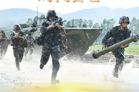 新时代推进国防和军队建设述评图片