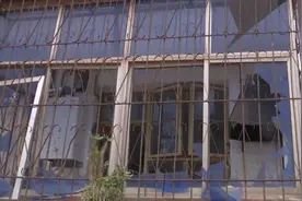 男子蹲厕所抽烟，突然爆炸了图片