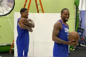 乔治：伦纳德是最强的摇摆人，很兴奋能跟他再次并肩作战图片