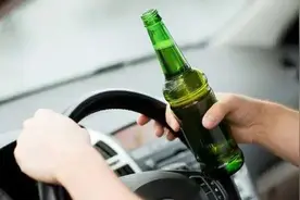 父亲酒驾被查，儿子：“叫你别喝！”图片