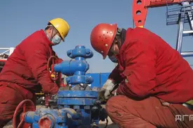 新疆中曼阿克苏油田今年新投产油井201口图片