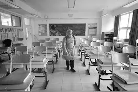 还未开学，教学楼里已经热闹起来 老师等待孩子们回来上课图片