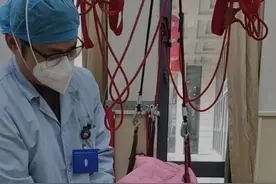 看泪了！7岁，高位截瘫，这样的“俯卧撑”她每天做200个……图片