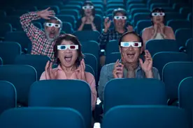 看电影时如何选择“黄金位置”？中间一定是最佳吗？图片