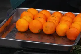 【一城百面】白天卖保险晚上“练摊儿” 重庆双胞胎妈妈的创业路图片