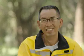 因咆哮“跑外卖不丢人”走红 当事骑手跑单还清40万，“生意失败但不能做老赖”图片