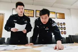 销售经理扮“中间商”牟利两千余万 两男子涉职务侵占罪被抓图片