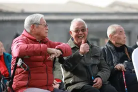 眉毛长、耳朵长……这真的是“长寿相”吗？图片