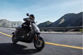 极速可达135km/h！九号公司顶配电摩开售，售价高达24999元起图片