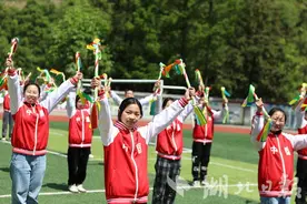 鹤峰：“非遗”舞进校园课间操图片