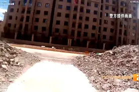 急！丢弃的泡沫箱里竟然有个娃，工友立即报警！图片