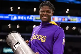 曝湖人中锋莫-班巴有望在西决G4中复出图片