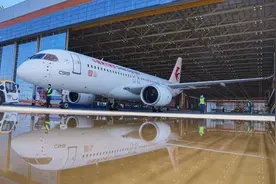 10点45分！国产大飞机919上海至北京载客首飞图片