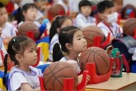 一所校园篮球特色学校的“心跳”图片