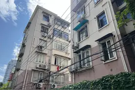 清洁家园行动，让这个居民区变得干净整洁图片